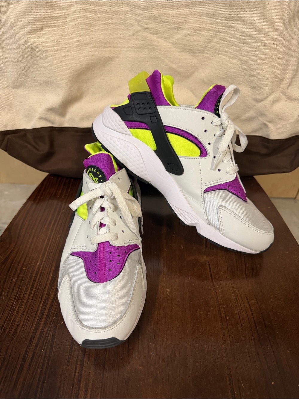 Nike Men's White Purple Neon Yellow Black Sneakers Size 10
